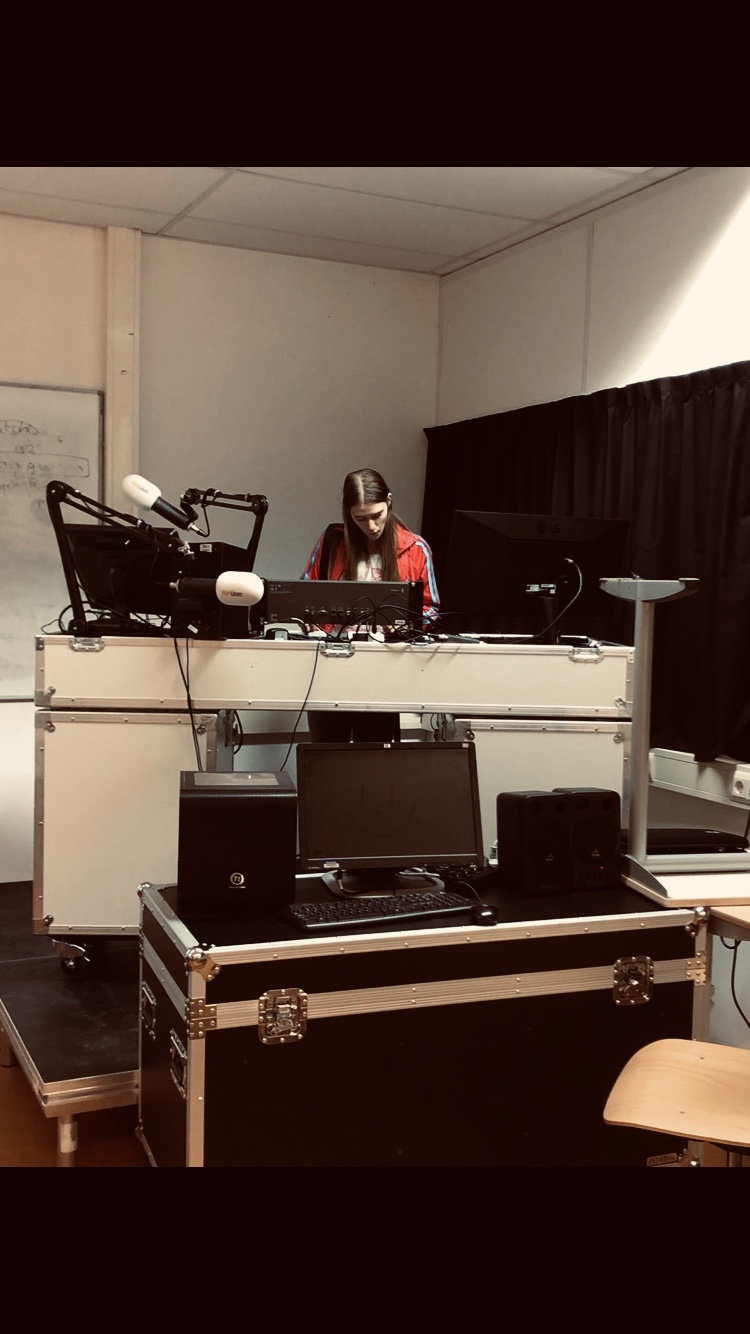 Tijd voor de 2e radio-uitzending, dit keer live!