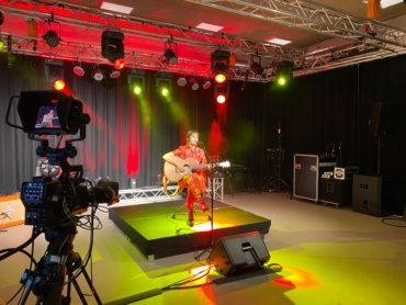 Amber Elout zingt live!