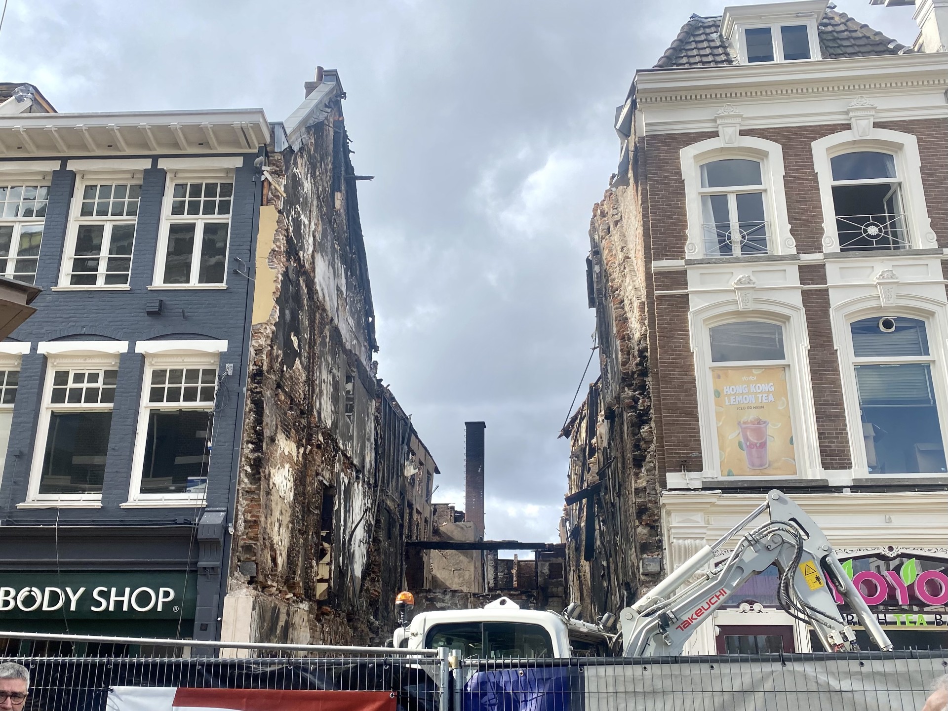 Brand in Arnhem: Dit pand overleefde het maar net!