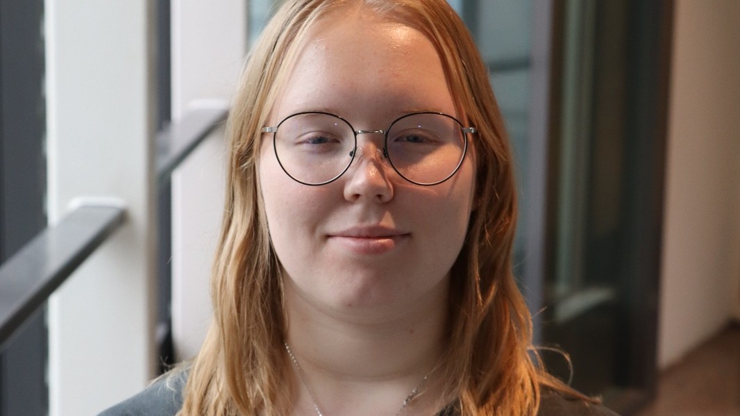 Wie is Melanie Dorrepaal