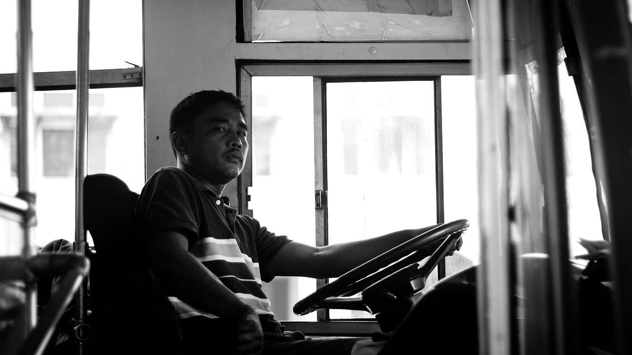 Vanaf 1 januari 2026 verkopen buschauffeurs geen ritkaart meer