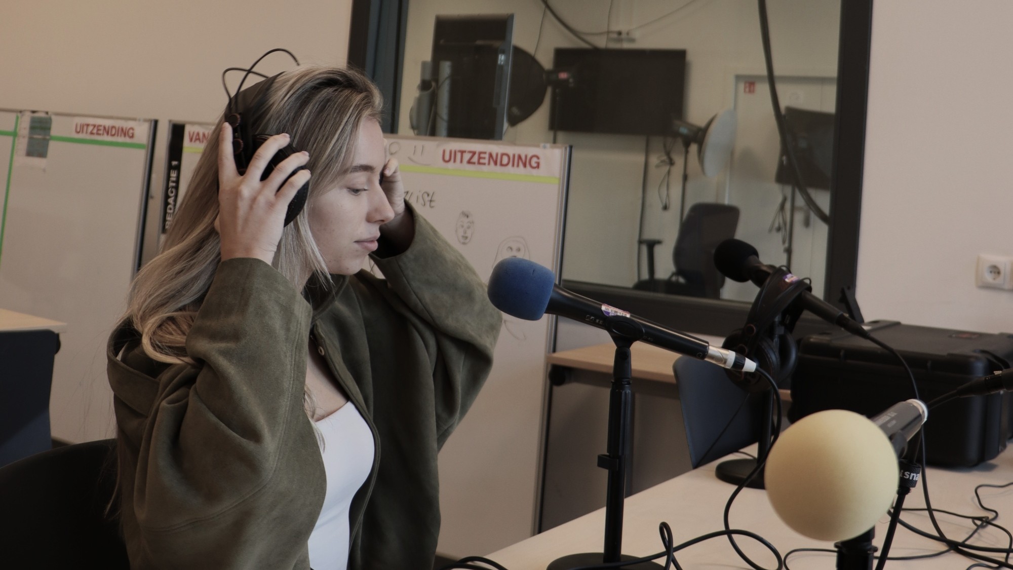 Mbo-diploma op zak? Chill, de wereld ligt aan je voeten (en dit zijn je opties!)